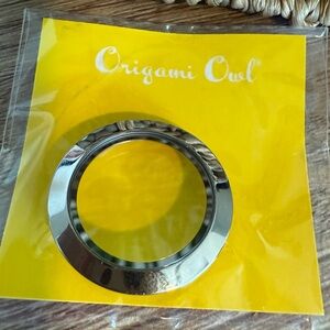 NEW Origami Owl Small Silver Beveled SIGNATURE TWIST LIVING LOCKET FACE ONLY